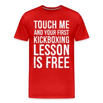 Touch Me et votre première leçon de kickboxing est gratuite - T-shirt bio Premium Homme - rouge - Devant - Damien (186cm)