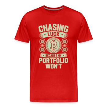 St Patricks Day Chasing Luck Because My Portfolio - Männer Premium Bio T-Shirt - Rot - Vorne - Damien (186cm)
