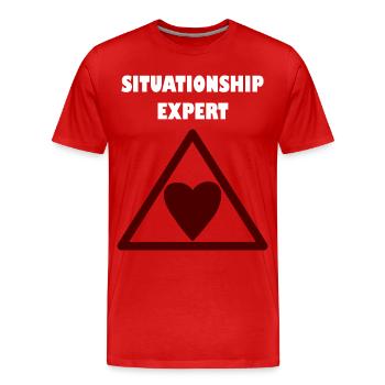 Expert en relations dans le triangle - T-shirt bio Premium Homme - rouge - Devant - Damien (186cm)