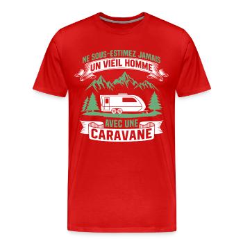 un vieil homme avec une caravane  - T-shirt bio Premium Homme - rouge - Devant - Damien (186cm)