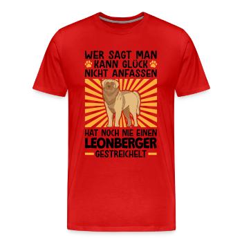 Leonberger streicheln deutscher Wachhund - Männer Premium Bio T-Shirt - Rot - Vorne - Damien (186cm)