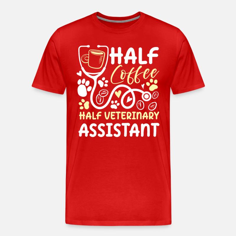 Half Coffee Half Veterinary Assistant - Männer Premium Bio T-Shirt - Rot