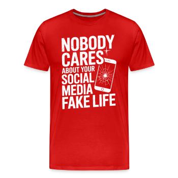 Personne ne se soucie de votre fausse vie sur les réseaux sociaux - T-shirt bio Premium Homme - rouge - Devant - Damien (186cm)