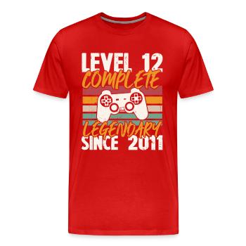 Geburtstagsgeschenk, Level 12 Complete 2011 - Männer Premium Bio T-Shirt - Rot - Vorne - Damien (186cm)