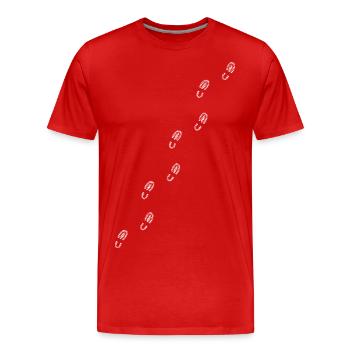 Schuhabdruck, Schuhsohle - quer über das Shirt - Männer Premium Bio T-Shirt - Rot - Vorne - Damien (186cm)