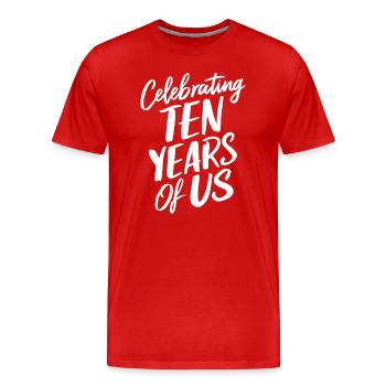 Feierliches Zehnjähriges Jubiläum - Celebrating - Männer Premium Bio T-Shirt - Rot - Vorne - Damien (186cm)