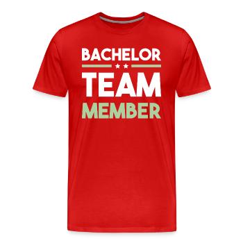 Bachelor Team - Männer Premium Bio T-Shirt - Rot - Vorne - Damien (186cm)