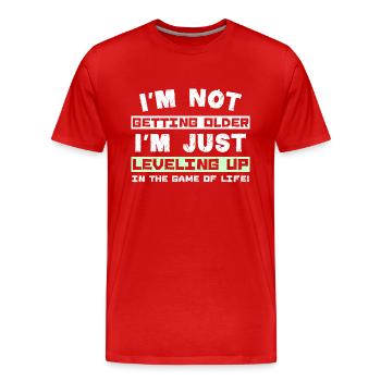 I'm not getting older I'm just leveling up in the - Männer Premium Bio T-Shirt - Rot - Vorne - Damien (186cm)