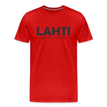 Lahti - Finlande - Coordonnées - Longitude Latitude - T-shirt bio Premium Homme - rouge - Devant - Damien (186cm)