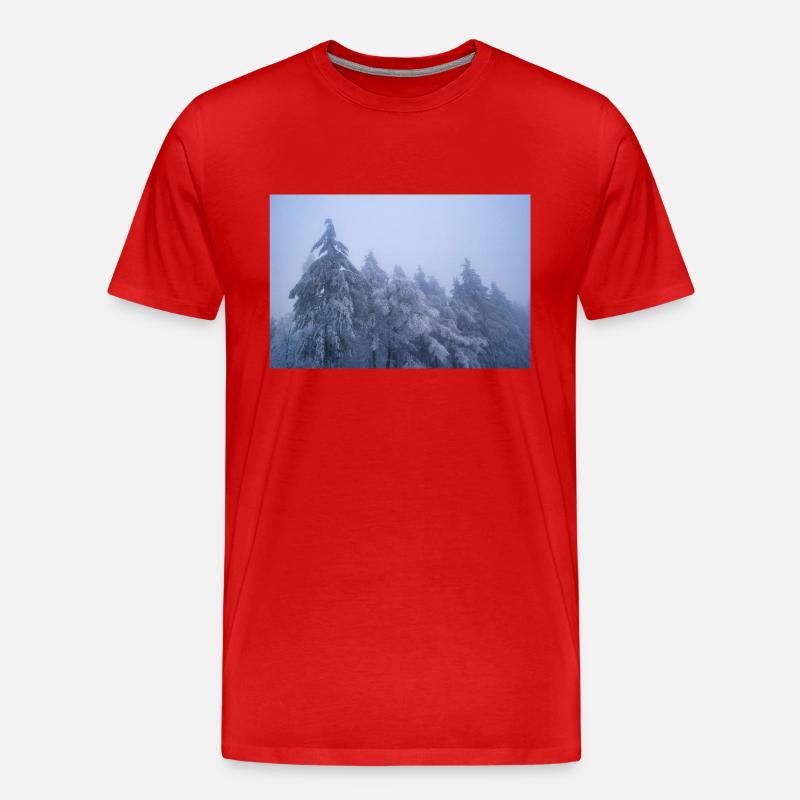 Bäume im Schnee - Männer Premium Bio T-Shirt - Rot
