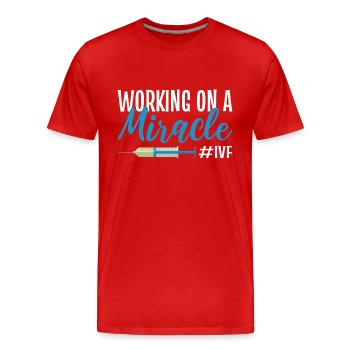 Working On A Miracle #IVF Gynäkologe - Männer Premium Bio T-Shirt - Rot - Vorne - Damien (186cm)