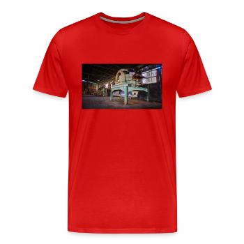 Urbex Photography | Abandoned rusty machine - Men's Premium Organic T-Shirt - red - Front - Damien (186cm)