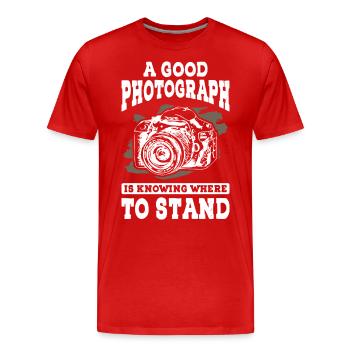 Good Photographer - Männer Premium Bio T-Shirt - Rot - Vorne - Damien (186cm)