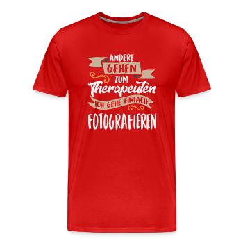 Fotografie - Andere gehen zum Therapeuten - Männer Premium Bio T-Shirt - Rot - Vorne - Damien (186cm)