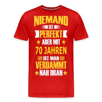 70 JAHREN - Männer Premium Bio T-Shirt - Rot - Vorne - Damien (186cm)