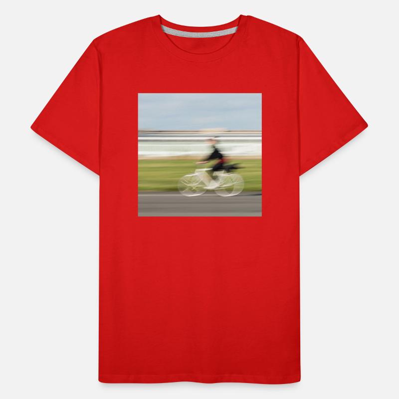 Radfahrerin in Bewegung auf einer geraden Asphaltstraße Männer Premium Bio T-Shirt