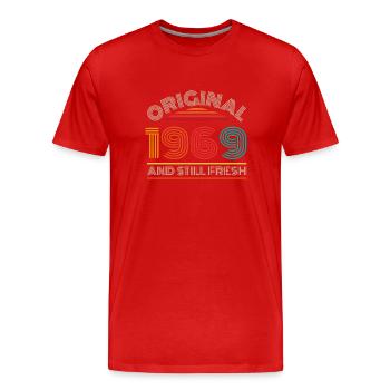 1969 Vintage - Männer Premium Bio T-Shirt - Rot - Vorne - Damien (186cm)