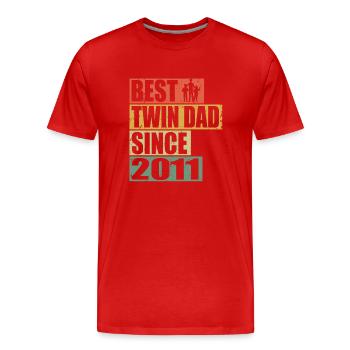 Twins Father Twin Father since 2011 - Men's Premium Organic T-Shirt - red - Front - Damien (186cm)