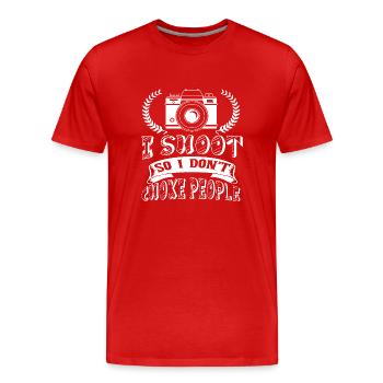 Photographers Don't Choke People - Men's Premium Organic T-Shirt - red - Front - Damien (186cm)