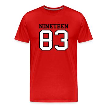 1983 - Männer Premium Bio T-Shirt - Rot - Vorne - Damien (186cm)
