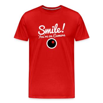 smile! you're on camera with a camera lens - Men's Premium Organic T-Shirt - red - Front - Damien (186cm)