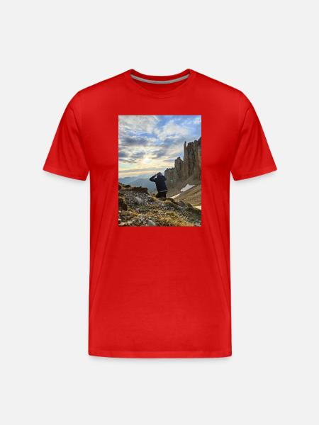 Sunset in the mountains - Men's Premium Organic T-Shirt - red