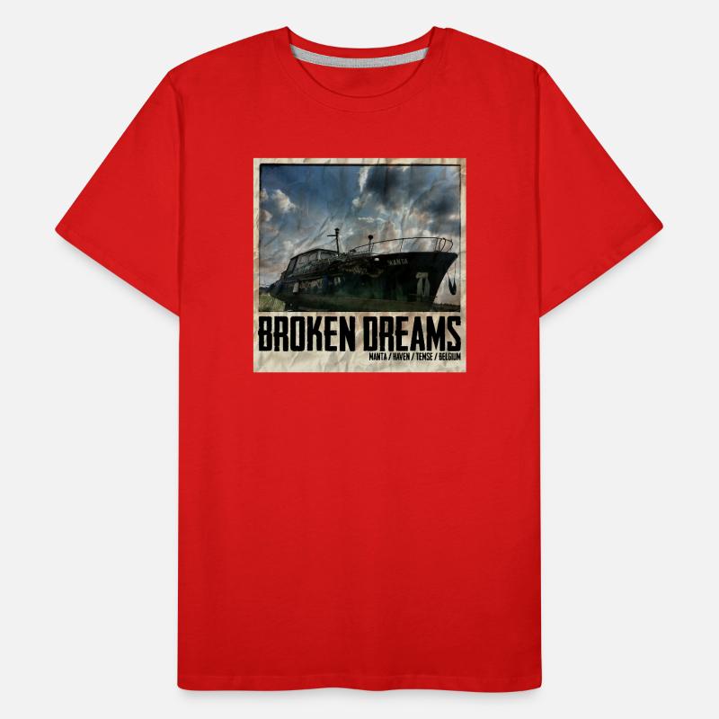 Dilapidated ship with sky background Men's Premium Organic T-Shirt