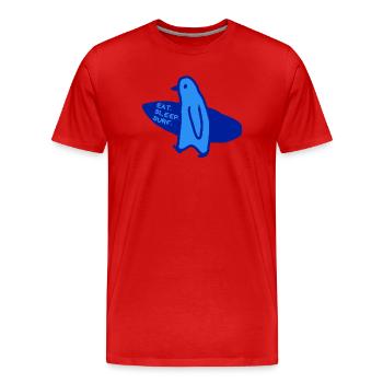 Surfer Surfergirl Pinguin Surfen  - Männer Premium Bio T-Shirt - Rot - Vorne - Damien (186cm)
