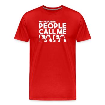 Mes personnes préférées m’appellent Papa Pompier - T-shirt bio Premium Homme - rouge - Devant - Damien (186cm)