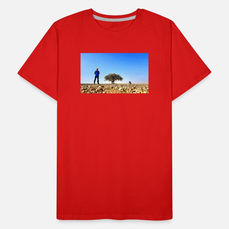 Explorateur solitaire avec arbre et vélo T-shirt bio Premium Homme