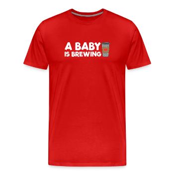 Eine werdende Mutter, deren Baby gerade Kaffee brü - Männer Premium Bio T-Shirt - Rot - Vorne - Damien (186cm)