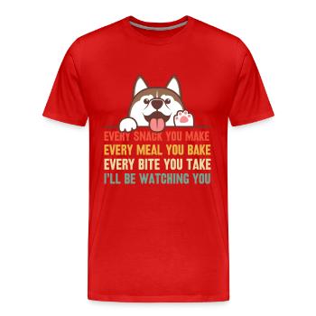 Chiens - Chaque collation que vous préparez, je vous surveillerai ! - T-shirt bio Premium Homme - rouge - Devant - Damien (186cm)