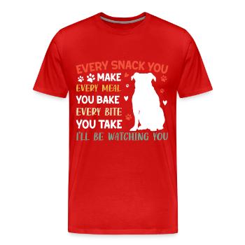 Chiens - Chaque collation que vous préparez, je vous surveillerai ! - T-shirt bio Premium Homme - rouge - Devant - Damien (186cm)