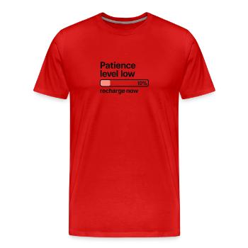 Patience Level Low – Ladebalken T-Shirt - Männer Premium Bio T-Shirt - Rot - Vorne - Damien (186cm)