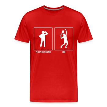 Son mari - Moi - Tennis Serve - T-shirt bio Premium Homme - rouge - Devant - Damien (186cm)