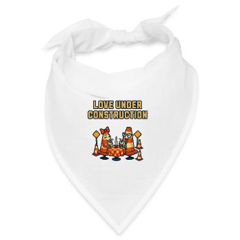 Liebe im Bau: Verkehrskegel - Bandana Dreieckstuch - Weiß - Vorne