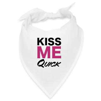 Küss mich Schnelles Typografie-Design - Bandana Dreieckstuch - Weiß - Vorne