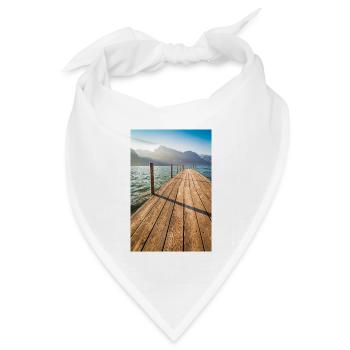 Holzsteg am Bergsee im Sonnenlicht - Bandana Dreieckstuch - Weiß - Vorne