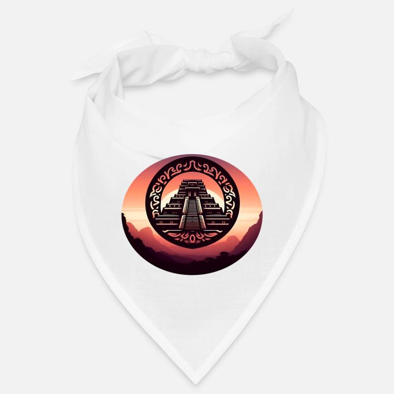 Visite tribale aztèque de la pyramide du temple maya Bandana