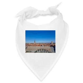 Rostocker Skyline und Altstadt hinter dem Rathaus - Bandana - Weiß - Vorne