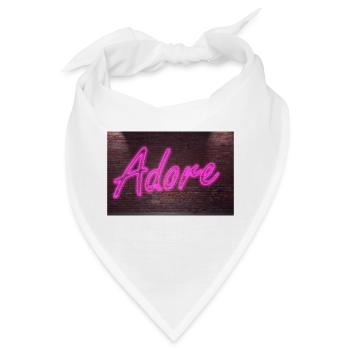 Neon-Adore-Schriftzüge auf Brick Wall bei Nacht - Bandana - Weiß - Vorne