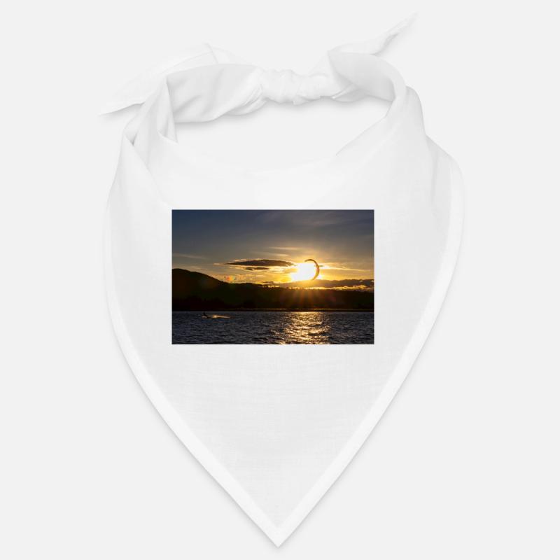 Kitesurfers at Lake Kochelsee Bandana