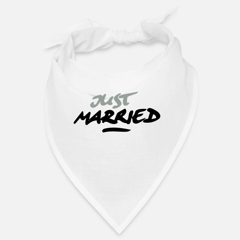 just married 2C Bandana