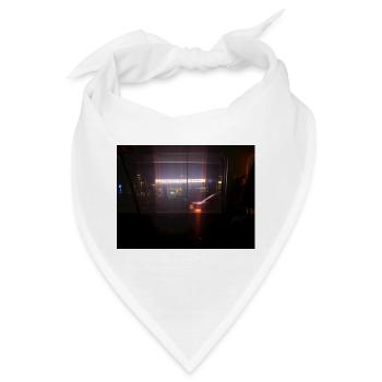 Neonlichter Skyline im Dunkeln - Bandana - Weiß - Vorne