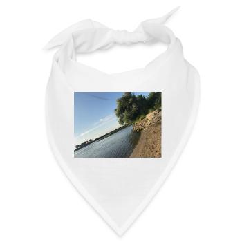 Natur am Fluss mit Bäumen und Ufer - Bandana - Weiß - Vorne