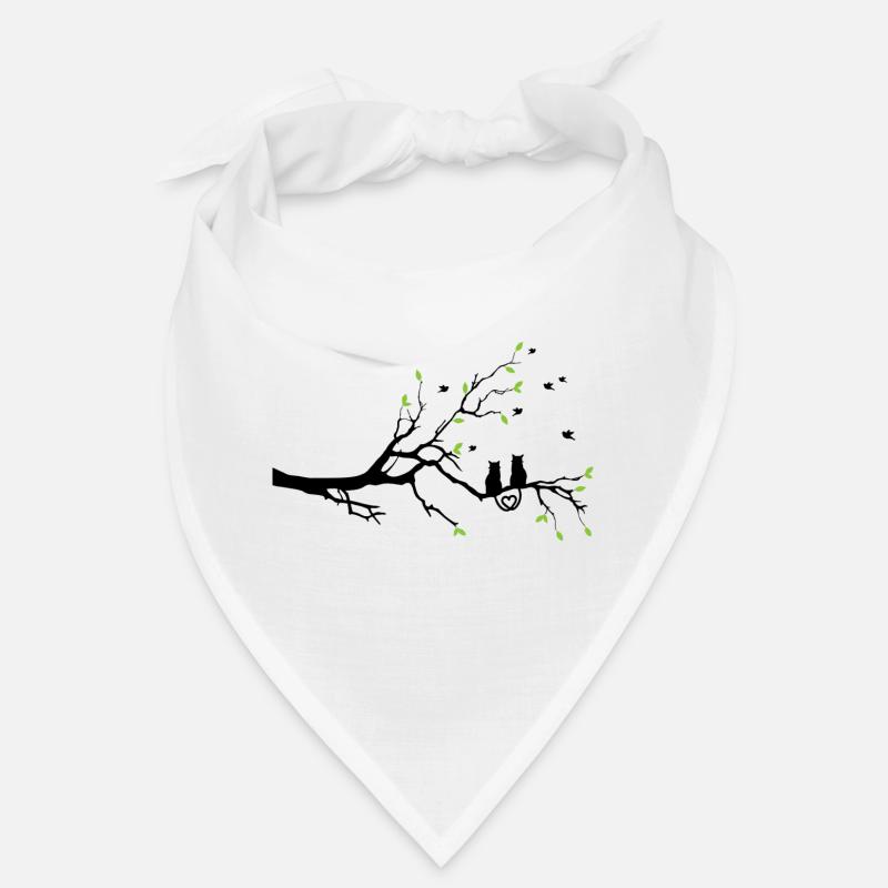 2 Katzen mit Herz sitzen auf einem Baum. Bandana