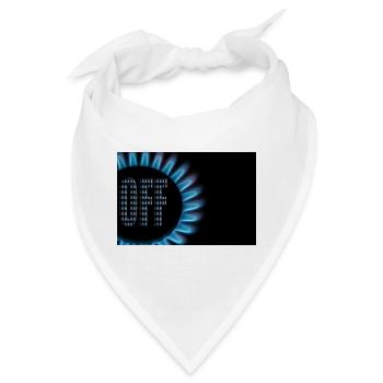 Gasflamme von einem Herd mit dem Wort Aus - Bandana - Weiß - Vorne