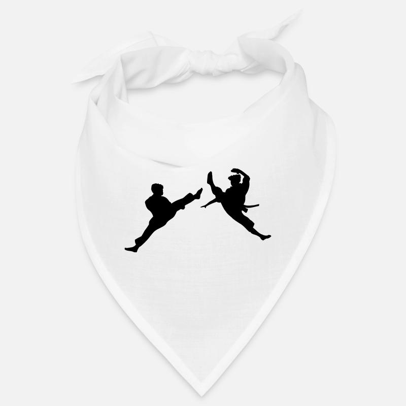 Zwei fliegende Karate-Kick oder Teakwondo-Kick Bandana