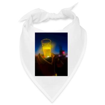 Leuchtende Biergläser bei Sonnenuntergang - Bandana - Weiß - Vorne