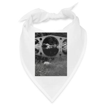 Alte Steinbrücke im Wald - Bandana - Weiß - Vorne